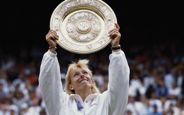 Martina Navratilova levantó su noveno trofeo de Wimbledon en 1990; es la máxima ganadora 