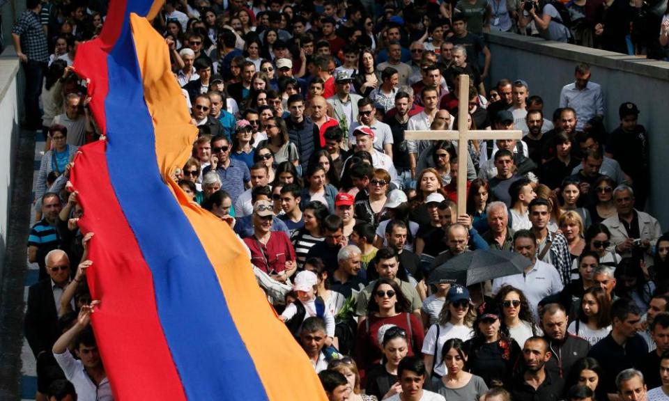 Tens of thousands of commemorate the victims of the 21915 Armenian genocide in Yerevan on Tuesday.