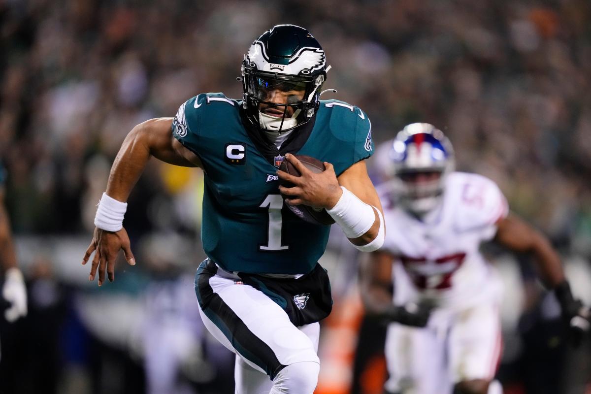 Eagles score major holiday divisional game in 2023 Yahoo Sports