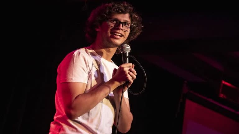 Martín Dardik hace shows de stand up en todo el país