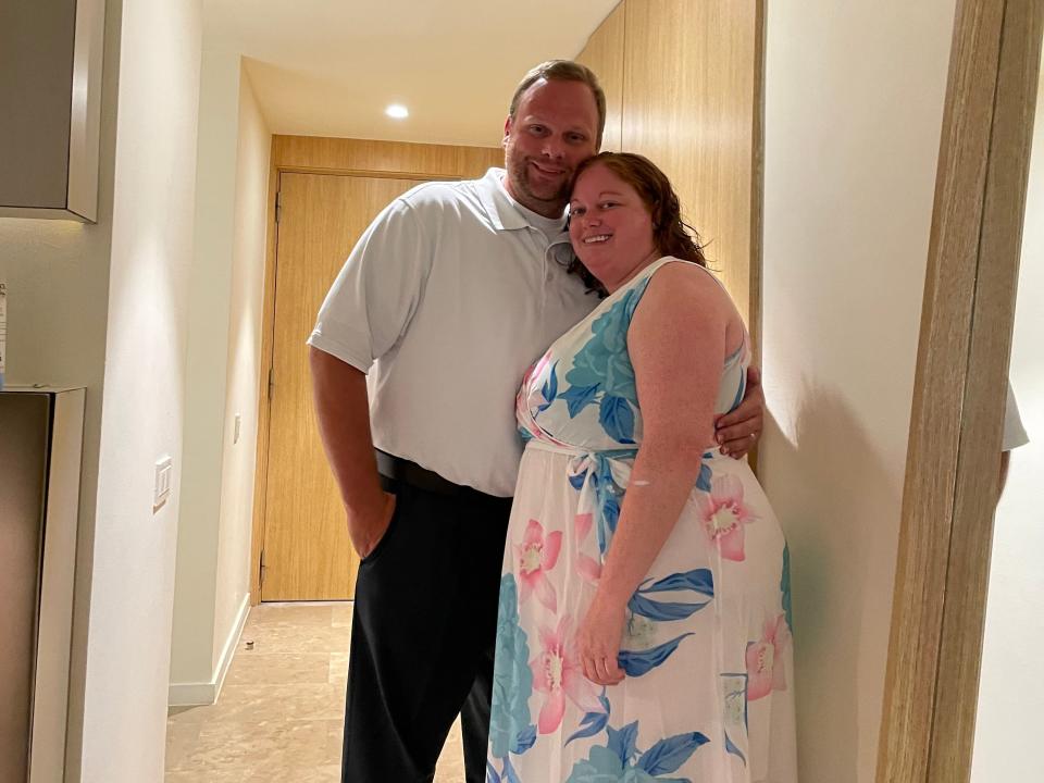 Joshua Smith with his wife, Abby, when she weighed around 250 pounds.