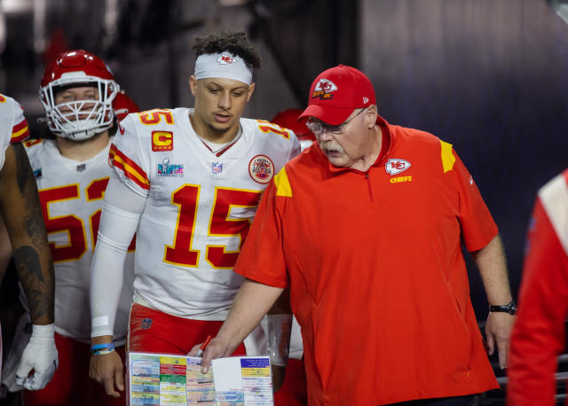 Watch Chiefs' Patrick Mahomes warm up before Super Bowl LV