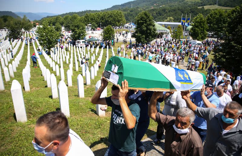 Conmemoración del 25º aniversario de la masacre de Srebrenica en Bosnia y Herzegovina