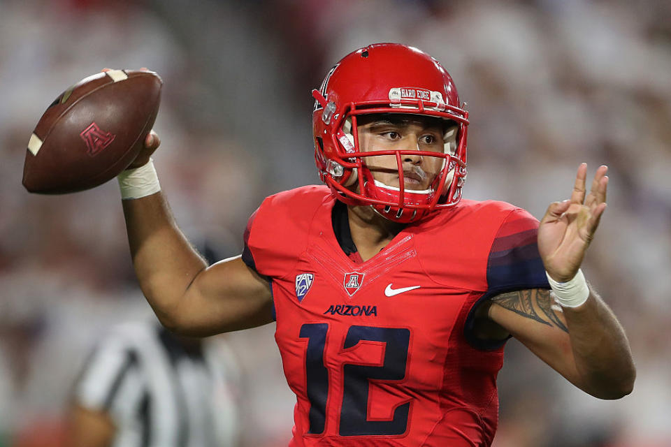 Arizona QB Anu Solomon opts to transfer after injury-riddled 2016. (Getty)