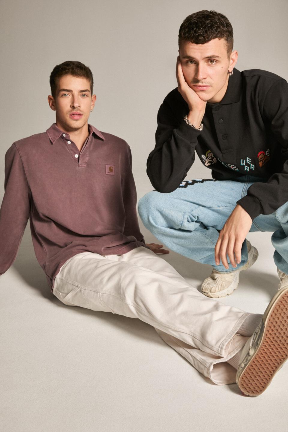 Piper, right, and Ríos previously co-starred on the Netflix teen drama “Elite” as Ander and Patrick, respectively. Ríos says the animosity between their "Muted" characters, however, sets this love triangle apart from the actors’ “Elite” days.