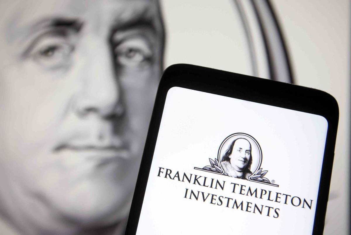 Franklin Resources shares fall as SEC investigates co-CIO of  billion unit