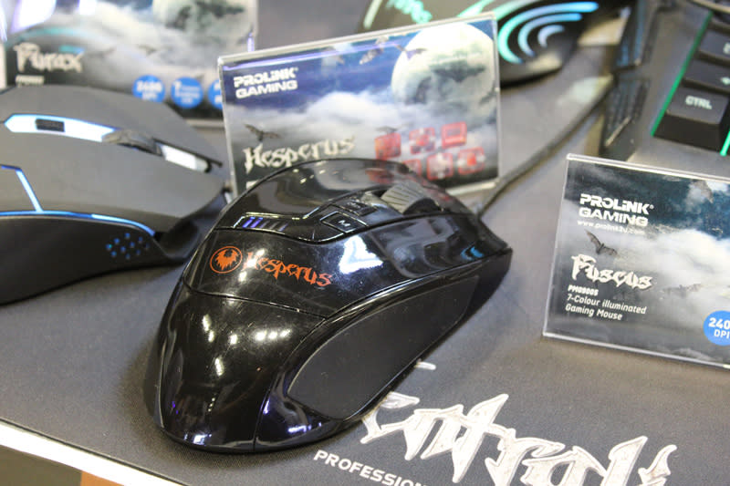 Prolink's Hesperus mouse makes the cut again. It's a laser mouse with 8200dpi, 9 buttons and 5 customizable profile settings. Its cable is braided and its weight can easily be customized with the included weight cartridges. It's going for $68. (U.P.$109)