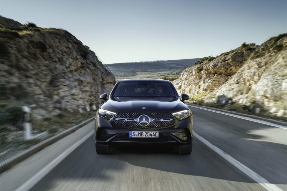 <p>Whereas the regular GLC-class is available with rear- or all-wheel drive, the coupe variant comes standard with the latter.</p>