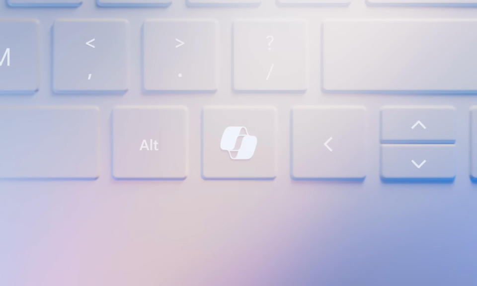 An image of a Windows keyboard with a dedicated Kopilot AI key between the Left Arrow and Alt keys.