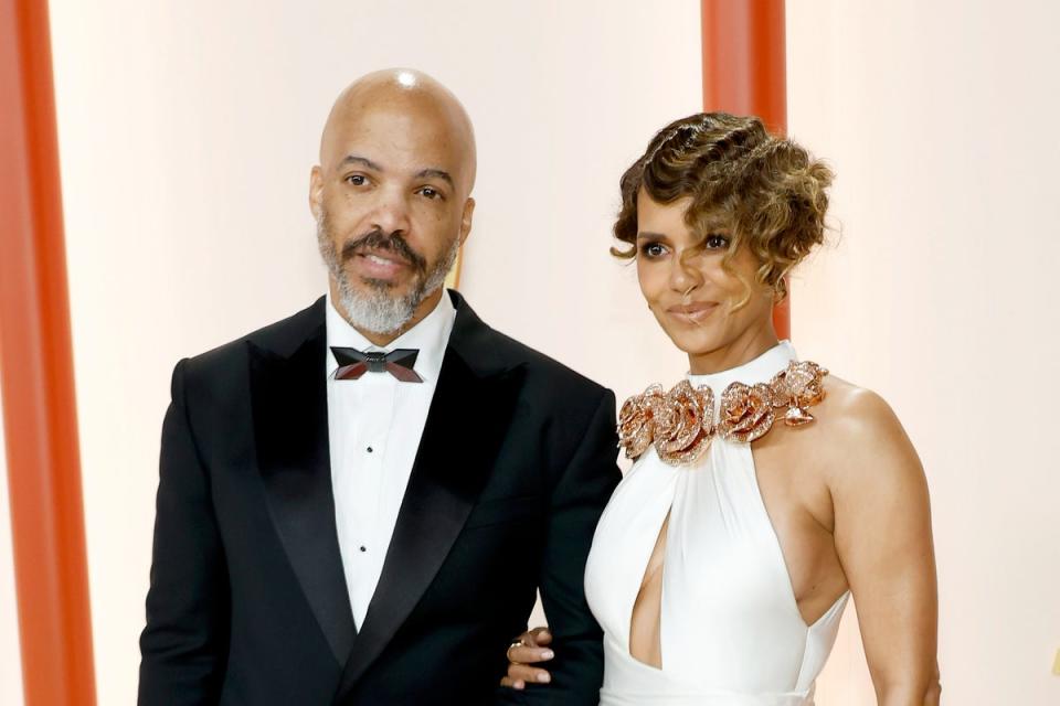 Van Hunt and Halle Berry at the 2023 Oscars (Getty Images)