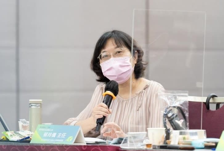 環保署氣候變遷辦公室蔡玲儀主任表示2050淨零目標無法一次到位，轉型過程一定是從低碳到無碳。 (圖片來源：財團法人環境與發展基金會、美國穀物協會)