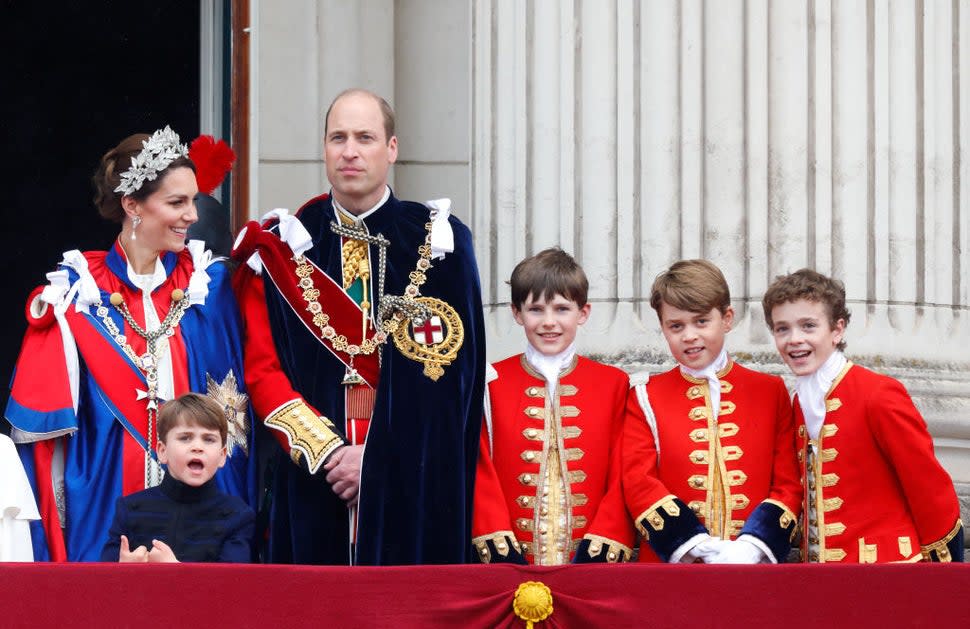 Kate Middleton, Princess of Wales, Prince Louis, Prince William, Page of Honour Ralph Tollemache, Prince George, and Page of Honour Lord Oliver Cholmondeley