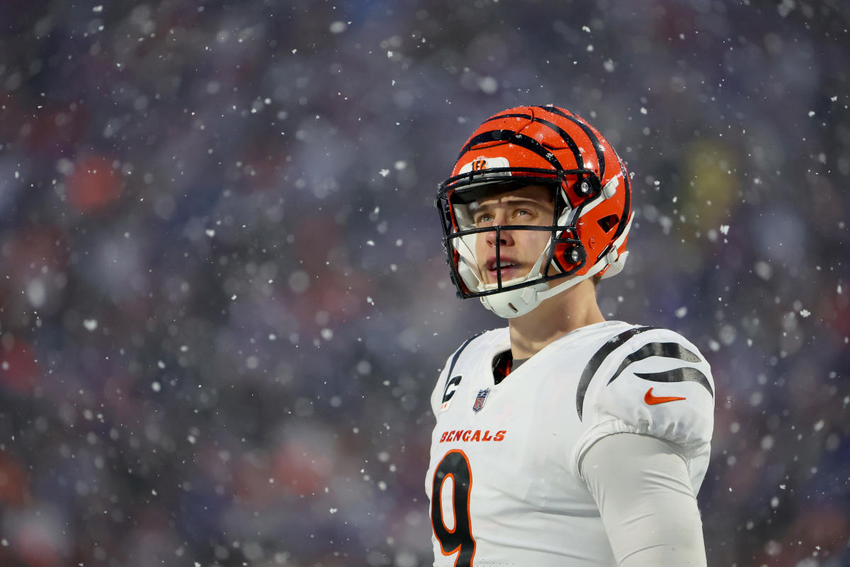 Look: Joe Burrow's new helmet gave Bengals fans a rough time