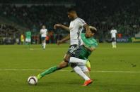 Soccer Football - Saint-Etienne v Manchester United - UEFA Europa League Round of 32 Second Leg - Stade Geoffroy-Guichard, Saint-Etienne, France - 22/2/17 Manchester United's Marcus Rashford in action with St Etienne's Kevin Malcuit Action Images via Reuters / Andrew Boyers Livepic