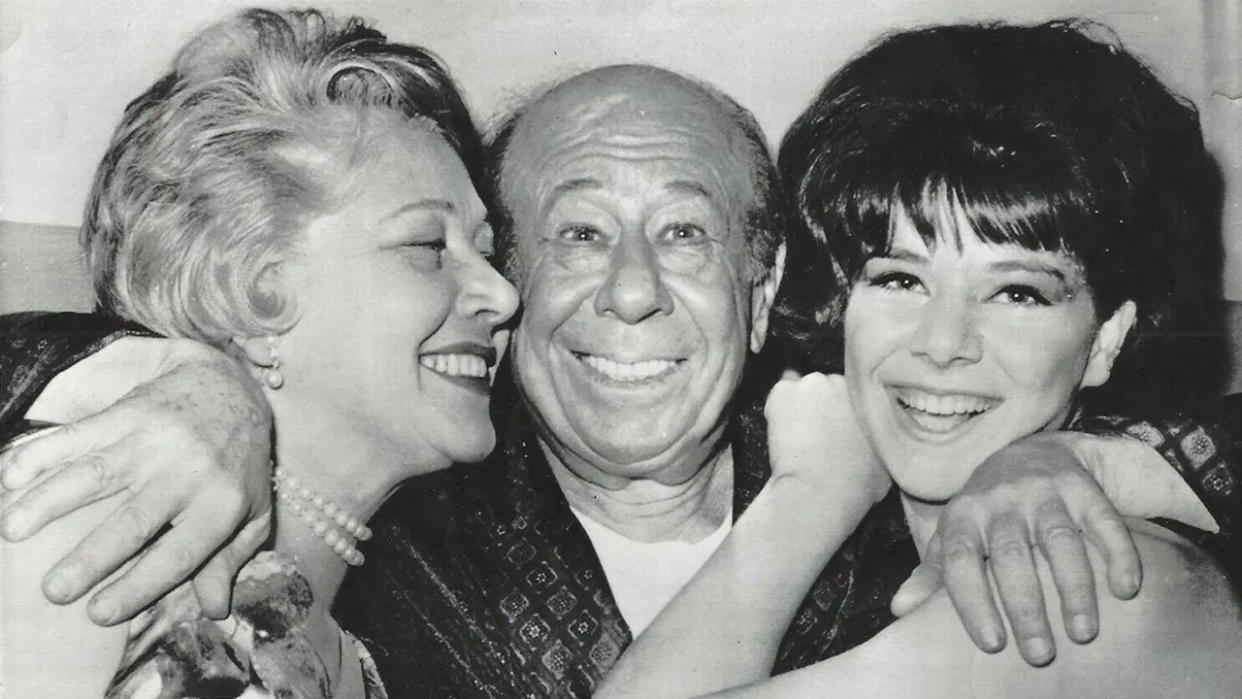 A close-up of Bert Lahr with his wife and daughter.