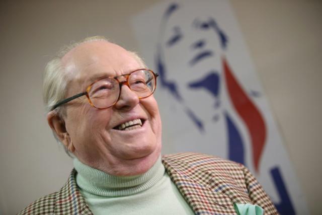 FN founder Jean-Marie Le Pen suspended from far-right party