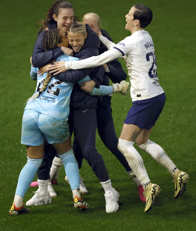 Tottenham reached a Women's FA Cup semi-final for the first time in their history after knocking out Manchester City in a nervy penalty shootout 