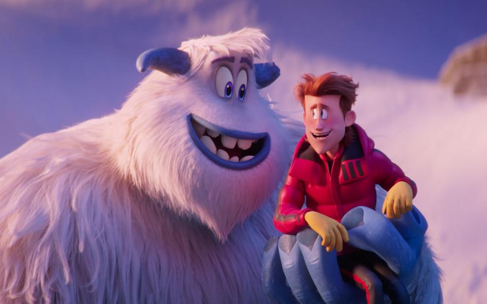 Kann es sein, dass es diese "Menschen" wirklich gibt? Der junge Yeti Migo (links) trifft den Smallfoot Percy Patterson - im Animationsfilm von 2018 "Smallfoot - Ein eisigartiges Abenteuer". (Bild: SAT.1 / 2018 Warner Bros. Entertainment Inc.)