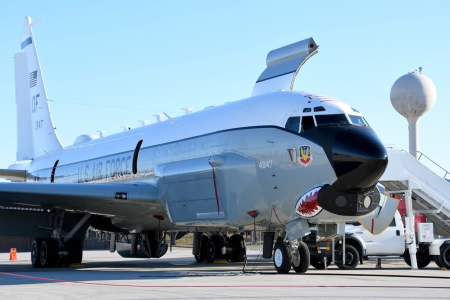 美國 RC-135 戰略偵察機也從日本起飛，飛越東海上空試圖獲得福建艦的更多資訊。(示意圖)   圖：翻攝airandspaceforces.com