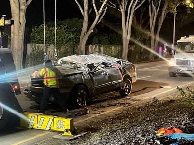 Dos adolescentes, ambos de 15 años, resultaron heridos cuando el SUV que conducía volcó en un canal a lo largo de Channel Islands Boulevard en Port Hueneme el viernes 6 de enero de 2023 por la noche.