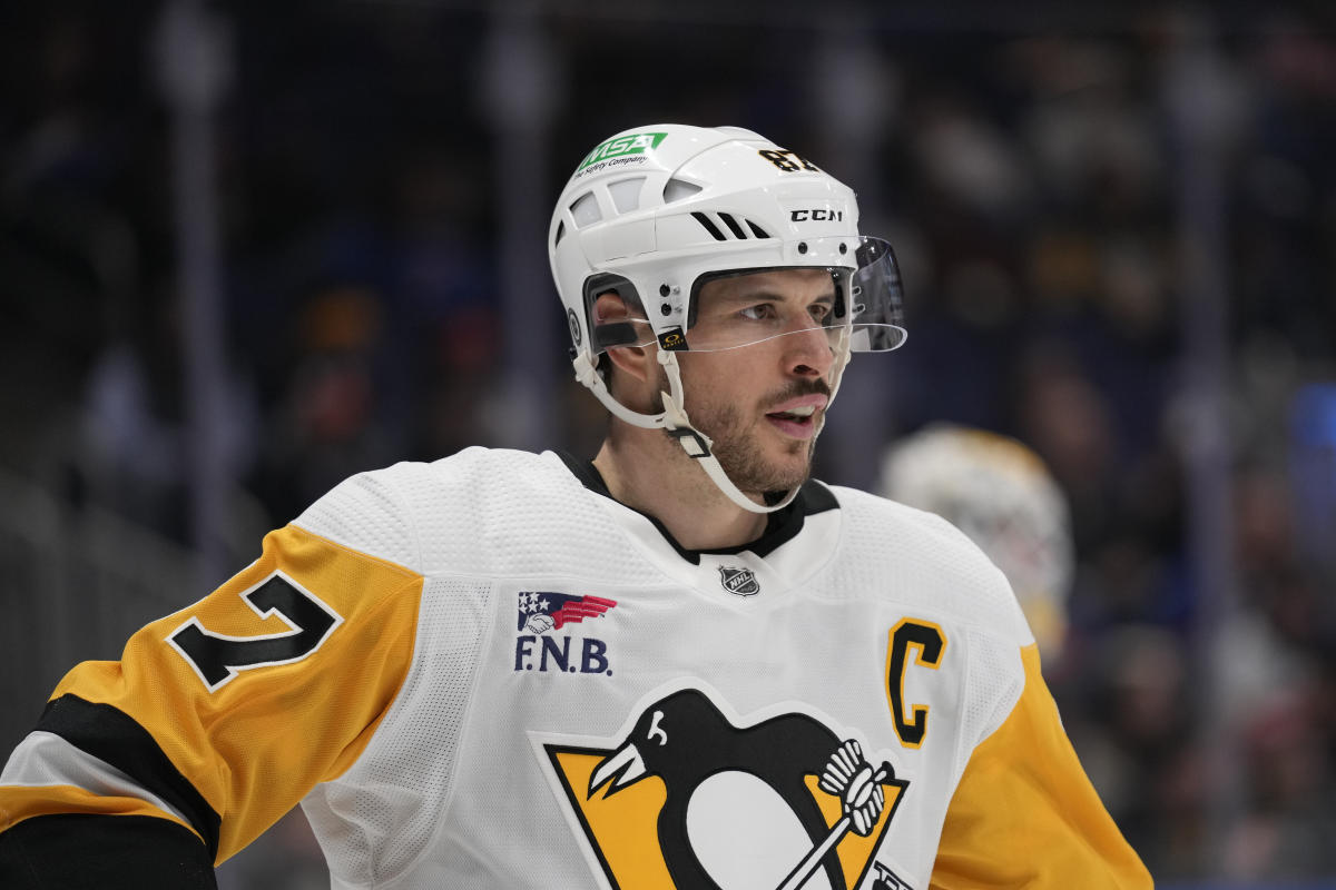 Sidney Crosby signs 2-year, .4 million extension to stay with the Pittsburgh Penguins