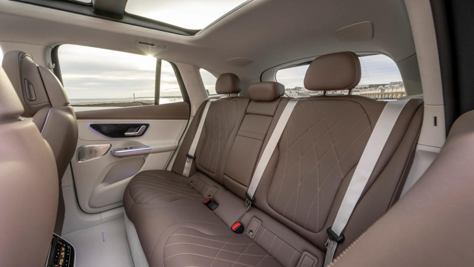 The interior of the Mercedes-Benz EQE SUV 500 4MATIC.