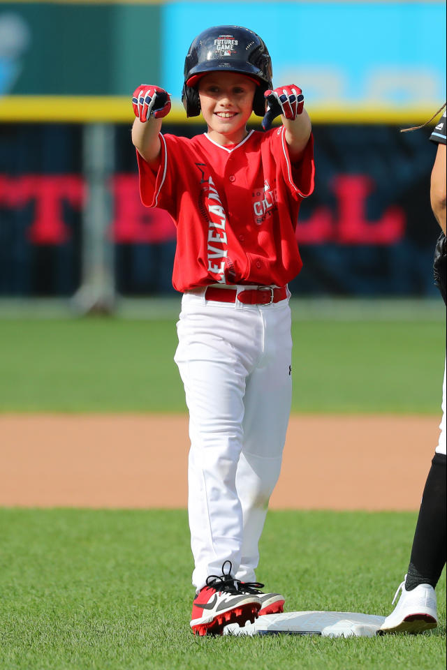 Cleveland's comeback falls short vs. The World in 2019 All-Star Celebrity  Softball game 