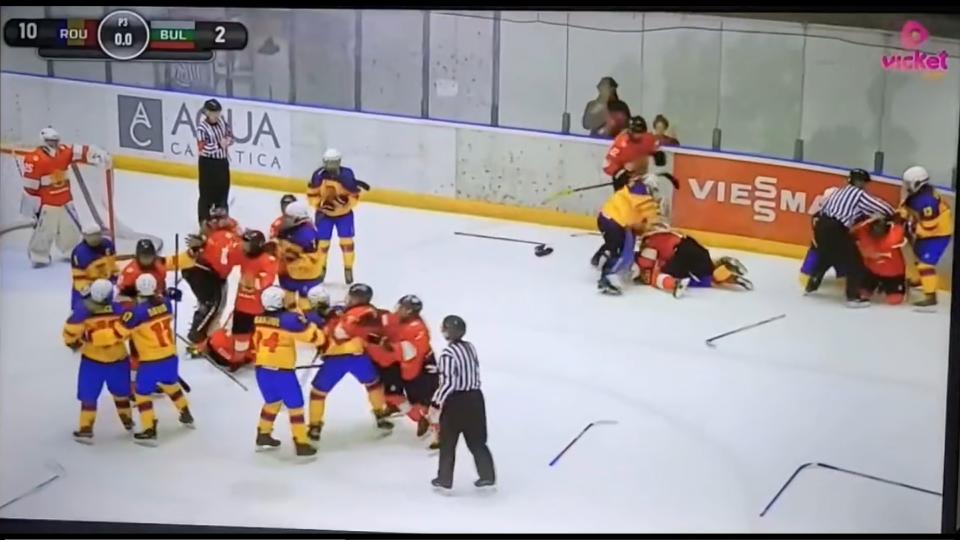 A women's world championship game between Romania and Bulgaria erupted into mayhem on Sunday. (photo via Hockey Worldwide/Twitter)