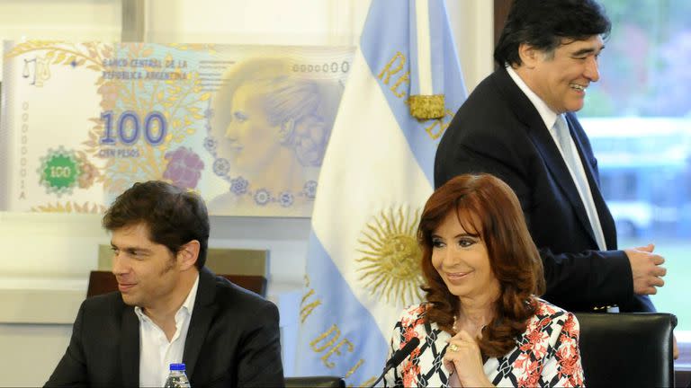 Carlos Zannini detrás de Cristina Kirchner en Casa Rosada