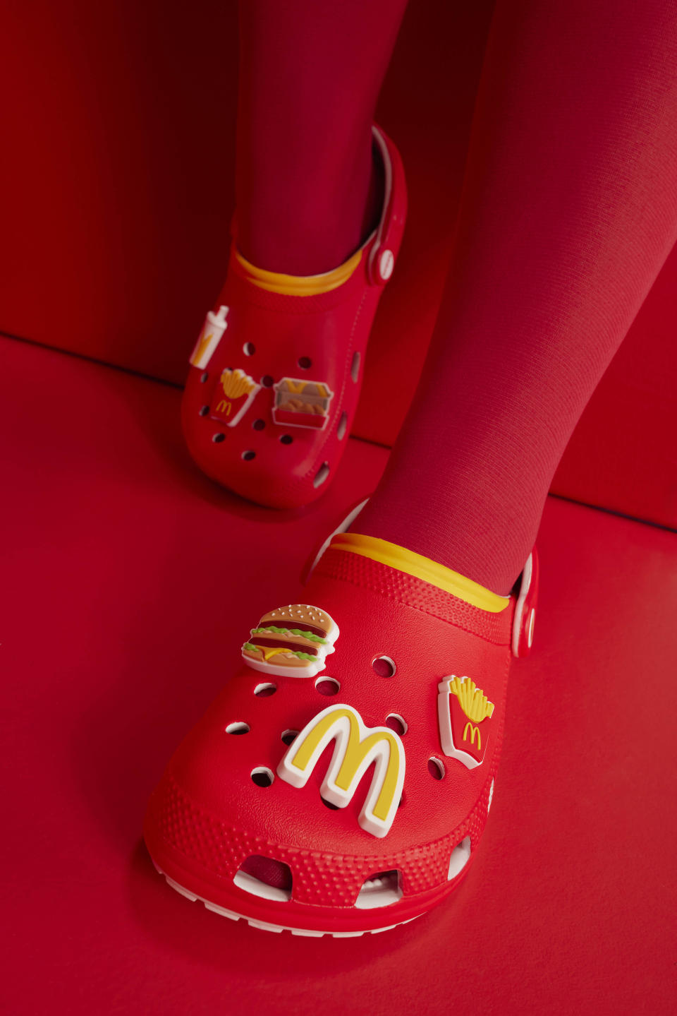 Uniformes de McDonald’s en colaboración con la marca finlandesa de ropa de calle Vain. (Roope Reinola/Vain vía The New York Times).