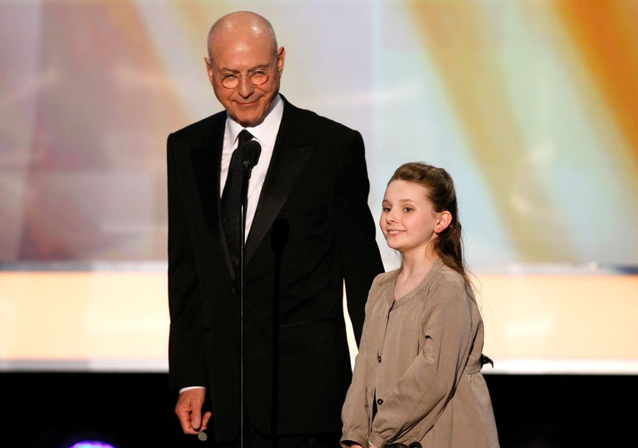 alan arkin and abigail breslin accept the oustanding cast of a motion picture award for little miss sunshine onstage at the screen actor guild awards in 2007