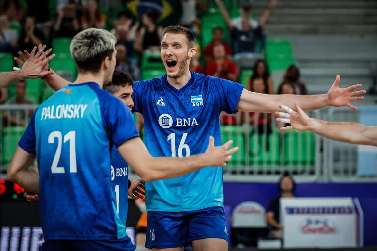 La selección argentina de vóleibol enfrentó recientemente a Estados Unidos y Japón en la Nations League