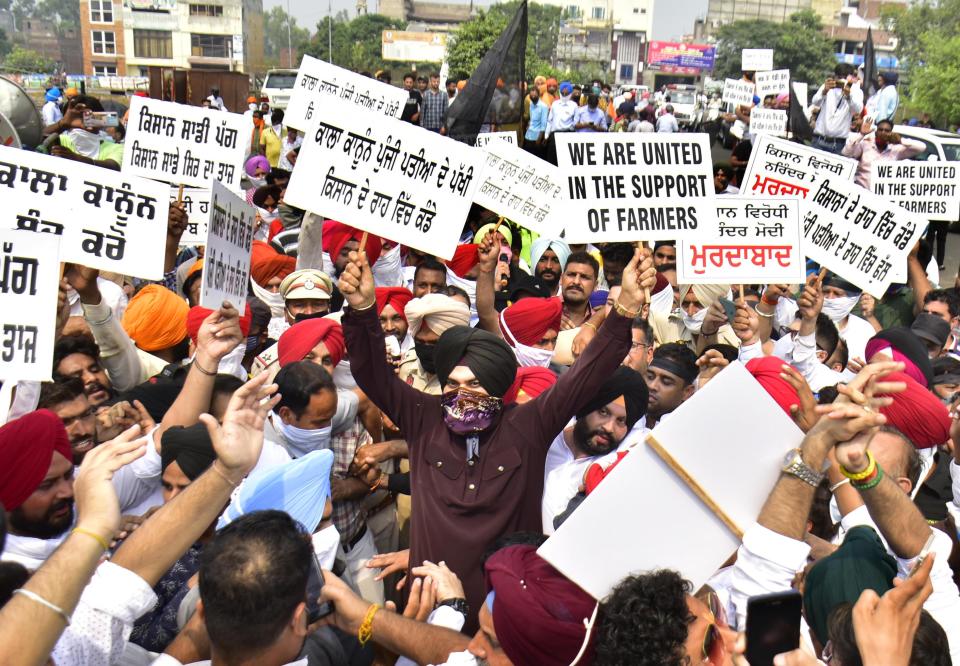 Congress Leader Navjot Sidhu Takes Out Protest March In Amritsar Against Farm Bills