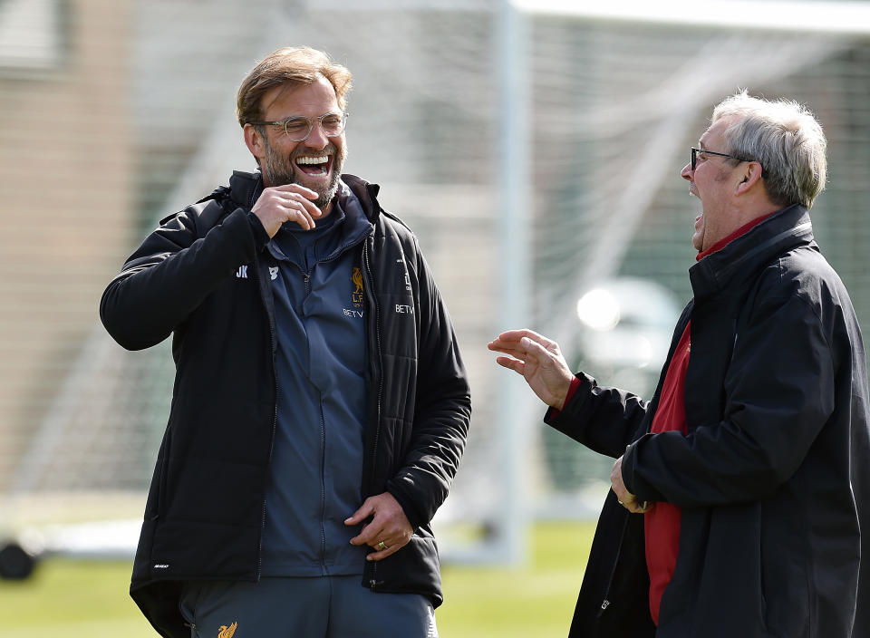 Jürgen Klopp und sein Assistent hatten gut Lachen. (Bild: Getty Images)