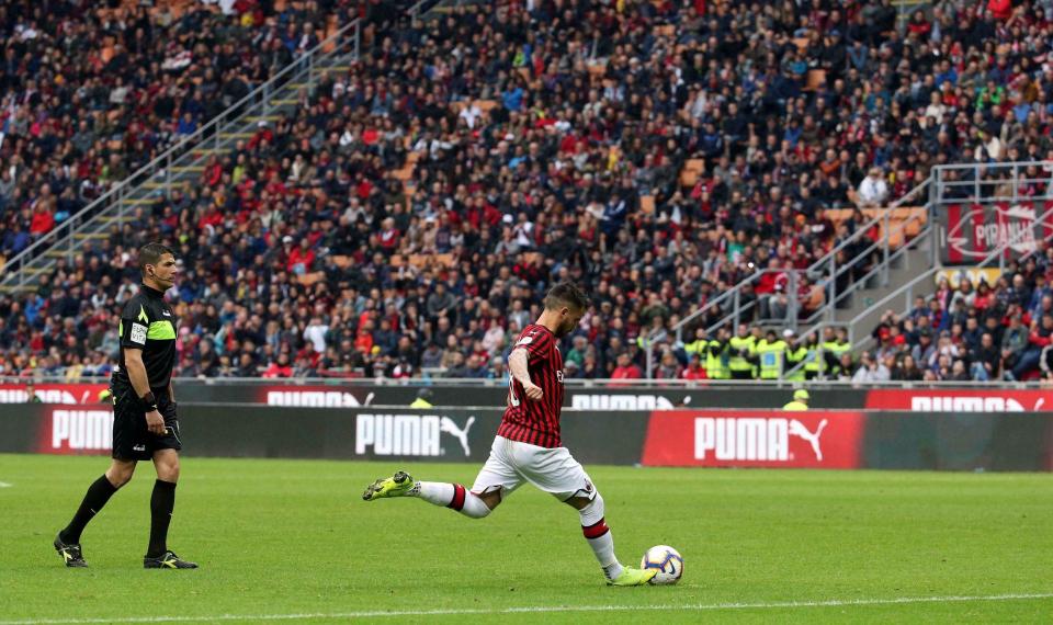 AC Milan's Suso scores his team's second goal during the Italian serie A soccer match between AC Milan and Frosinone at the Giuseppe Meazza stadium in Milan, Italy, May 19, 2019. (Matteo Bazzi/ANSA via AP)