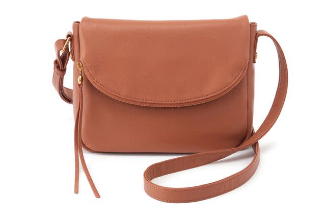 Taylor Swift Keeps Carrying Brown Crossbody Bags