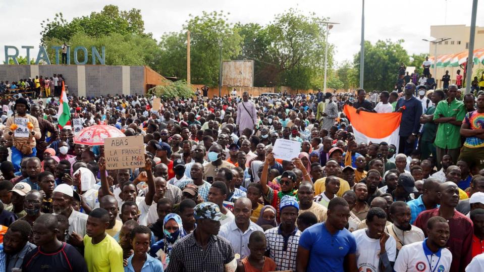 PHOTO: Protestors gather in support of the putschist soldiers in the capital Niamey, Niger August 3, 2023. (Balima Boureima/Reuters)