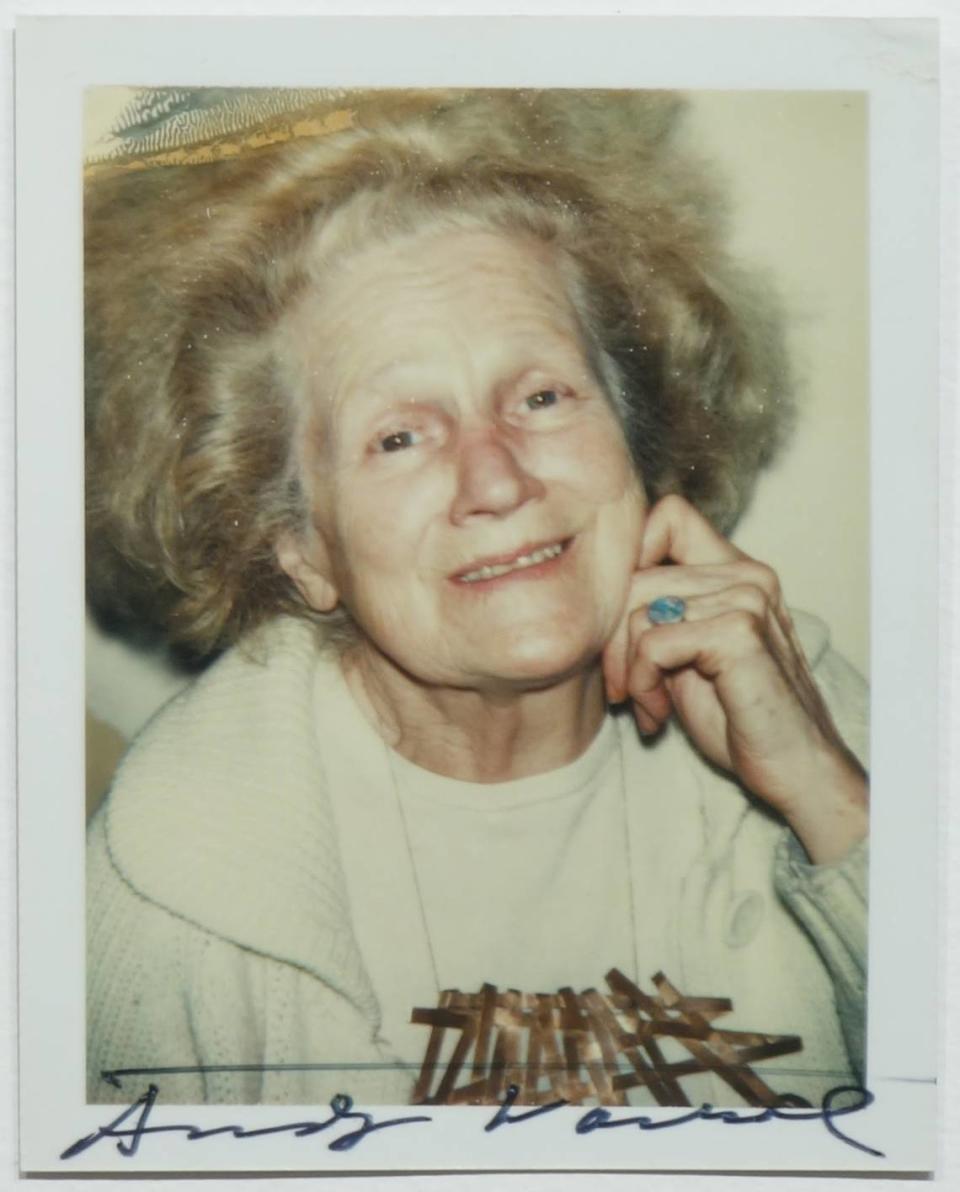 “Sari Dienes”, retrato Polaroid de Andy Warhol. Cortesía del Museo de Arte de Boca Ratón y News Travels Fast.