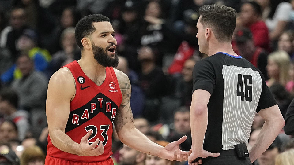 Fred VanVleet (23) is clearly not a fan of the way Ben Taylor (46) officiates. (John E. Sokolowski-USA TODAY Sports)