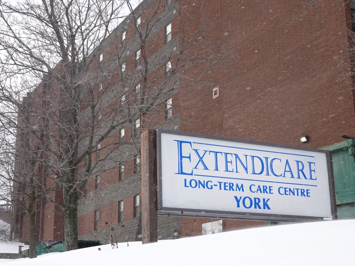 Frank Bruhmuller has been a resident at the Extendicare York long-term care home in Sudbury, Ont., since December 2021. Bruhmuller suffered severe burns after his arm landed on a radiator while he was sleeping. (Mathieu Grégoire/Radio-Canada - image credit)