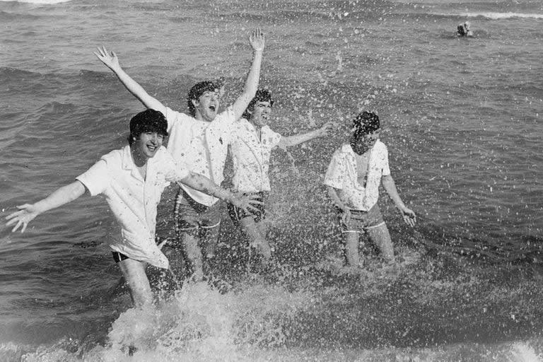 Los Beatles a pleno en Miami Beach, Florida en 1964.