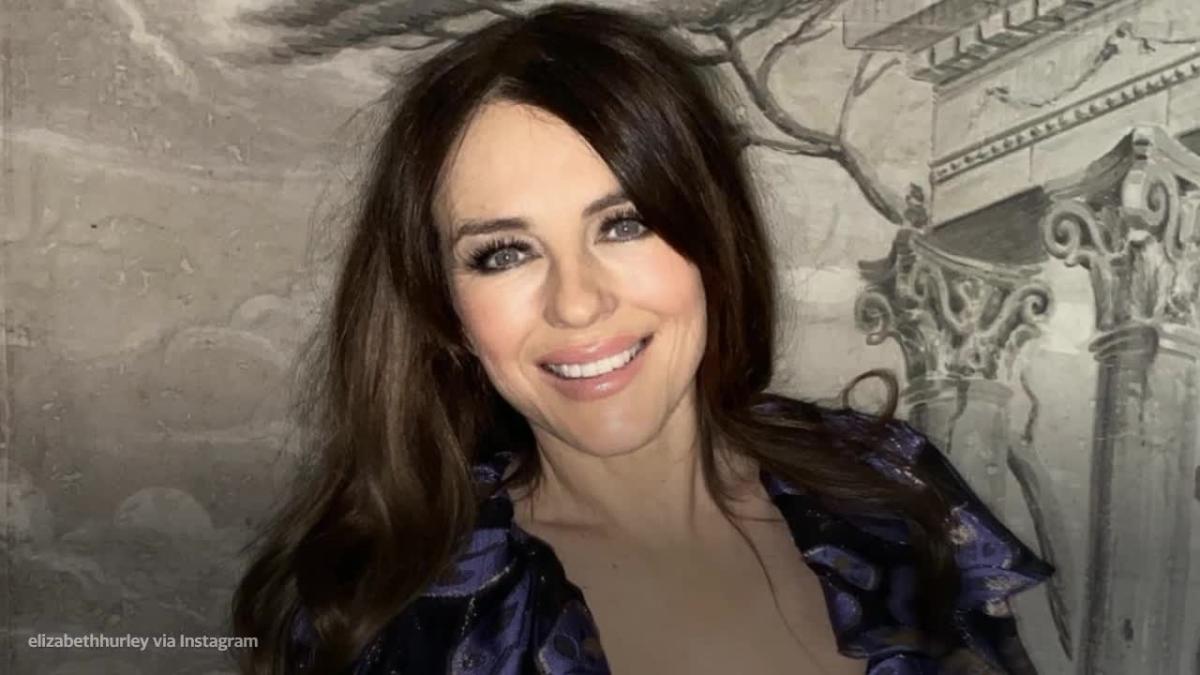 Elizabeth Hurley 56 Stuns In Plunging Dress 9041