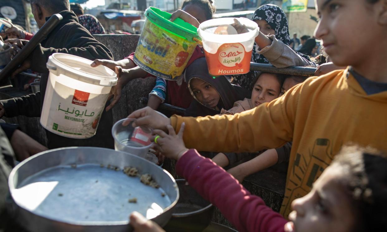 <span>UN officials says Israeli authorities have informed them they will no longer approve any Unrwa food convoys to northern Gaza.</span><span>Photograph: Haitham Imad/EPA</span>