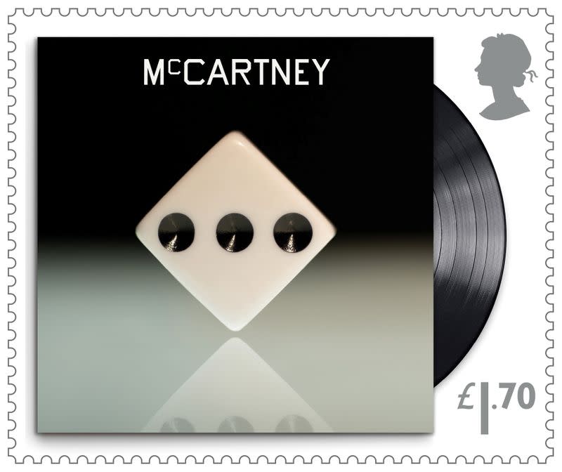 Foto de una estampilla de la serie del Royal Mail dedicada a Paul McCartney