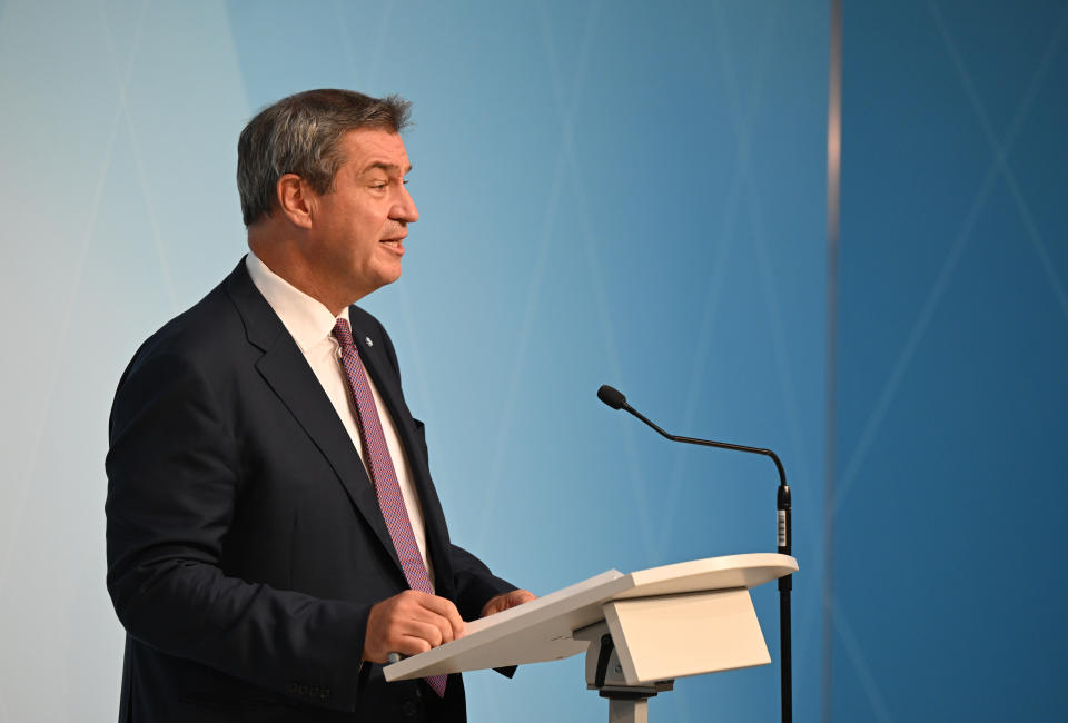 Markus Söder, Ministerpräsident von Bayern, gibt eine kurzfristig anberaumte Pressekonferenz. (Foto: Sven Hoppe/dpa)