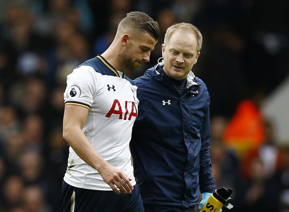 Tottenham’s Toby Alderweireld goes off injured