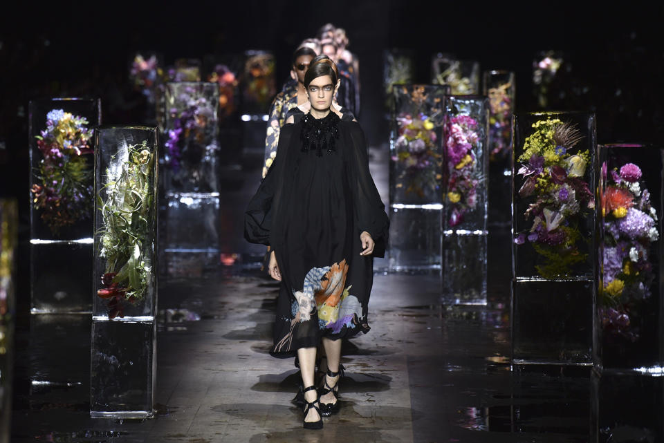 <p>Models wear creatons for Belgian fashion designer Dries van Noten’s Spring-Summer 2017 ready to wear fashion collection presented, Sept. 28, 2016 in Paris. (Photo: Zacharie Scheurer/AP) </p>