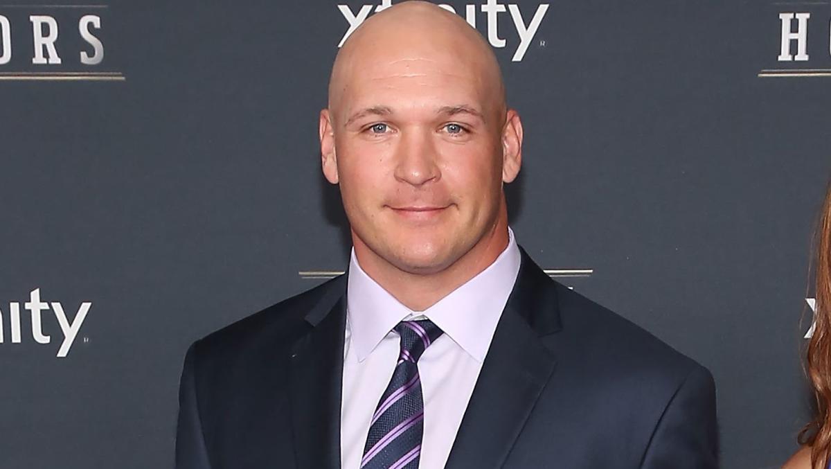 Ex-Bears star Brian Urlacher sues Boca Raton-based hair