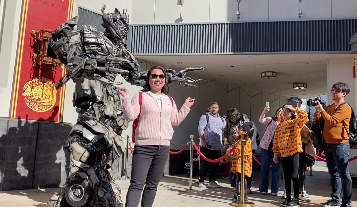 fan pose megatron universal studios hollywood lunar new year