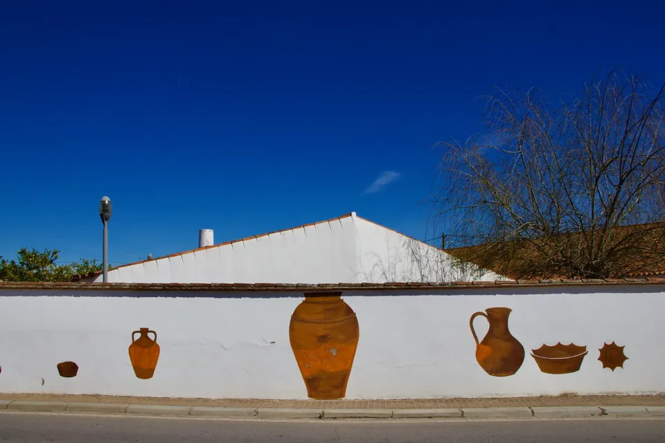 Sao Pedro da Corval pottery village